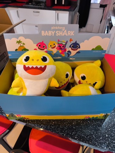 Baby shark plush toy - shark, with