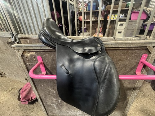 Black country saddle - black,