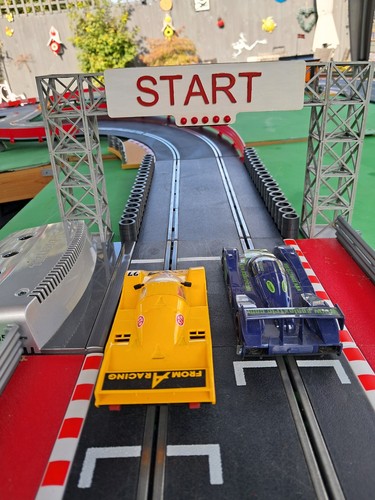 Start finish gantry for - start/finish,