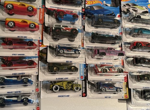 Hot wheels diecast cars - hot, 1:64