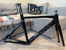 Giant Omnium Track Frameset
