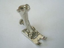 BERNINA SEWING MACHINE ZIG ZAG