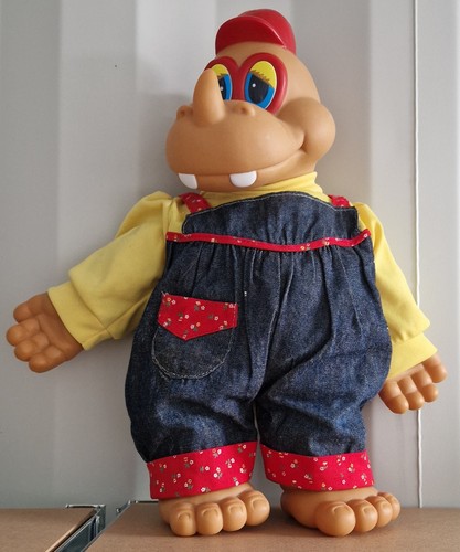 Vtg retro uneeda - uneeda, 18"