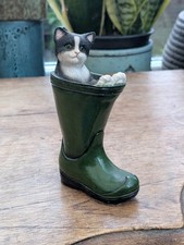 Leonardo 11cm black and white cat in a green welly boot 160g