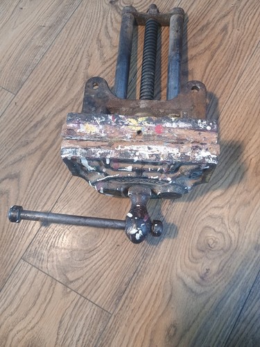 Record 52p woodworking - 52p,