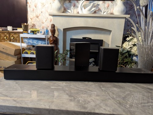 Dolby atmos sound bar - lg, with