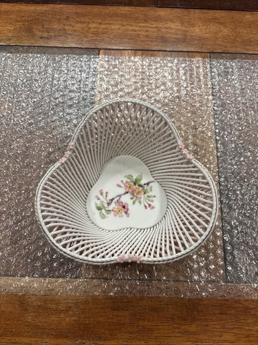 Belleek dresden hand - belleek/dresden,
