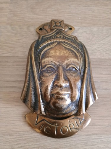 Vintage queen victoria bust - queen,