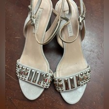 Pura Lopez 7.5 woman’s