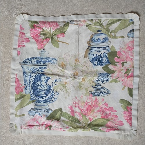 Manuel canovas bragance - canovas, pillow
