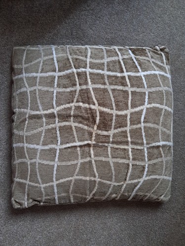 Used cushion in minx - 35×35,
