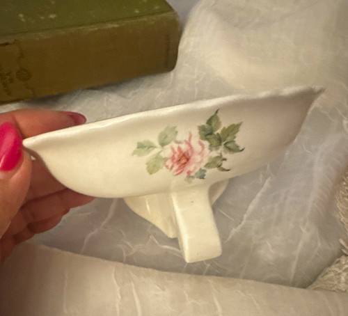 Hadida bone china wall - wall, mounted