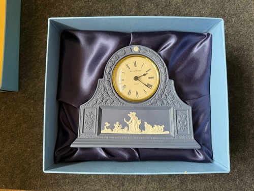 Wedgwood laurel mantel - ,