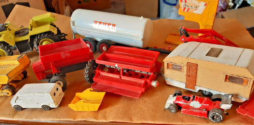 Job lot vintage britains - job,