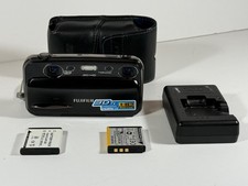 Fuji Finepix W3 3D camera with case charger batteries