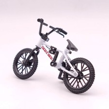 Finger Bike FLICK TRIX Miniature BMX PREMIUM Bicycle Diecast Toys S&M DIRT White