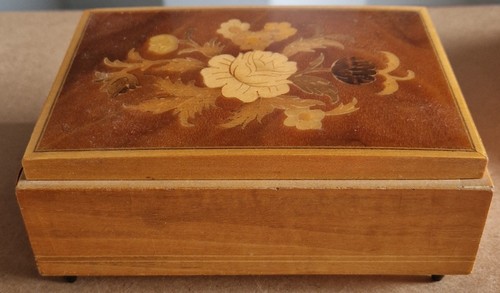 Vtg floral inlaid wooden - inlaid,