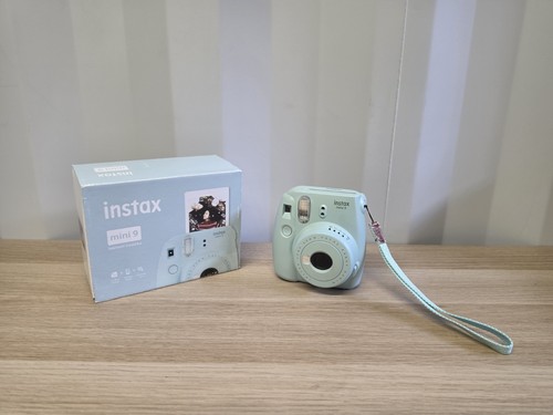 Polaroid instax mini - polaroid,