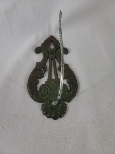 Vintage cast iron metal - 6",