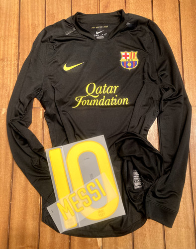 Barcelona player issue - 11/12,