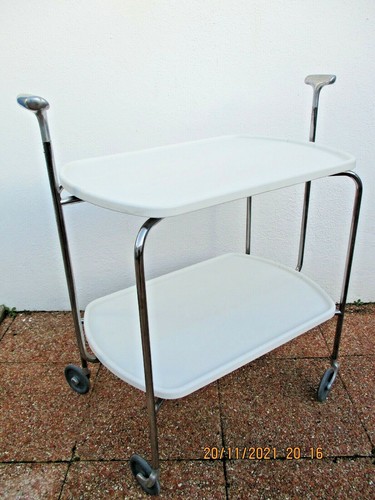 Folding dessert table transit