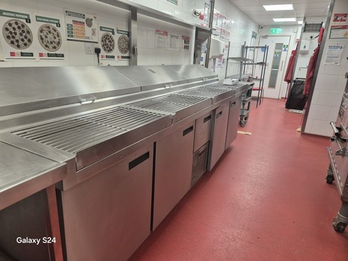 Glendon pizza prep feidge - glendon,