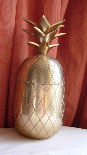Large brass pineapple - large,