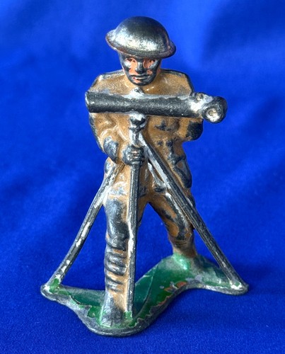Army soldier with - with, finder
