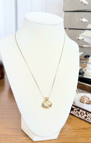 Vintage avon gold tone pendant - tone,