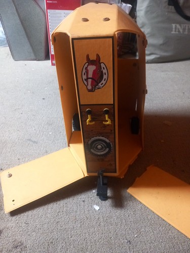 Vintage sindy horse box - horse,