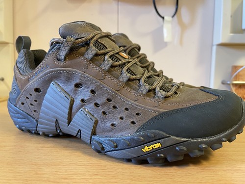 New size merrell chameleon - 11,