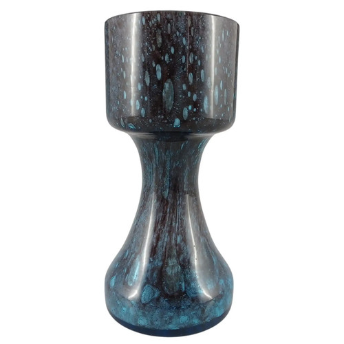 Scandinavian style bubbly blue - style,