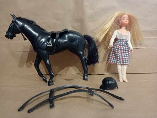 Vintage sindy doll made for - made,