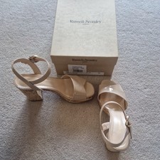 Russell & Bromley Topform