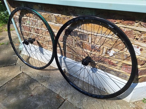 700c genesis wheel set - 700c,