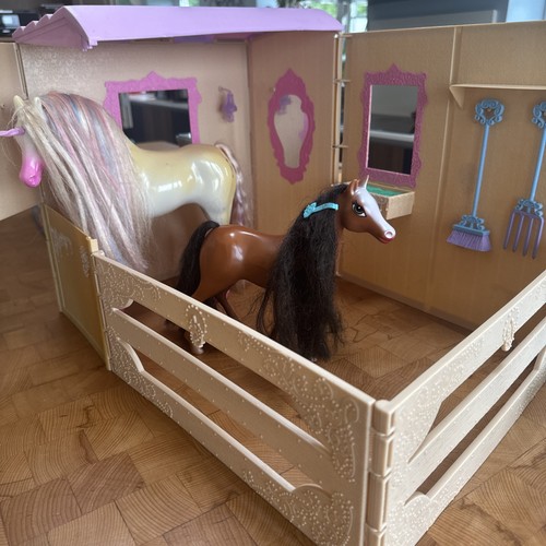 Moxie girls foldable stable - moxie,