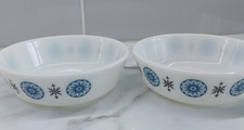 2 Vintage Retro JAJ Pyrex