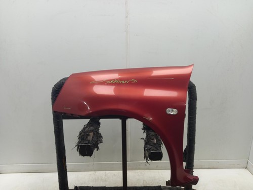 Renault clio left front wing - left,