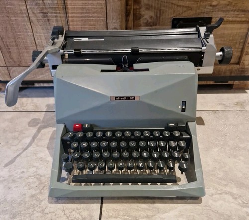 Olivetti typewriter good - typewriter,