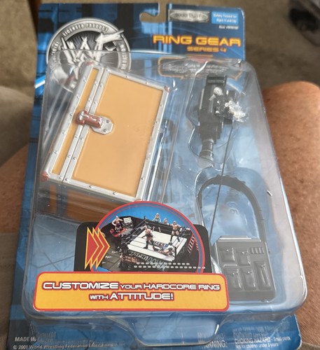 2001 wwf ring gear - series, 4