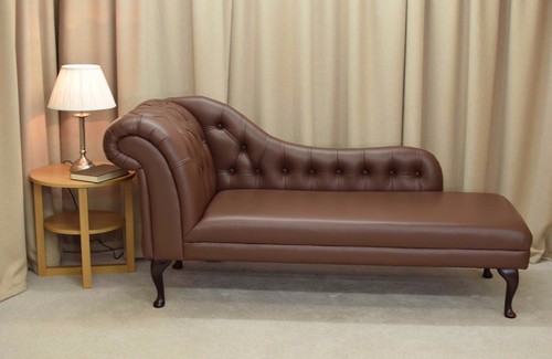 Large buttoned chaise - 70",