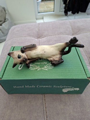 Beswick climbing siamese cat - beswick,