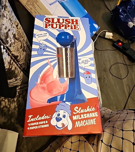 Slush puppie slushie - slush, milkshake