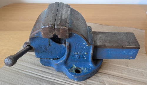Vintage woden 186 jaws - 4",