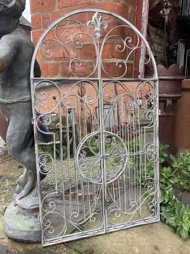 Large metal hanging - large,