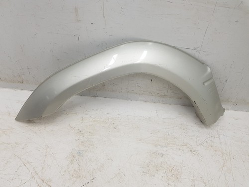 7560260010 front left molding