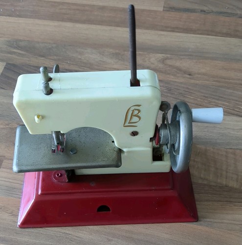 Little betty children - little, sewing