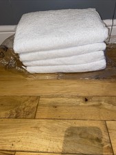 4 White Bath Towels Ex Hotel