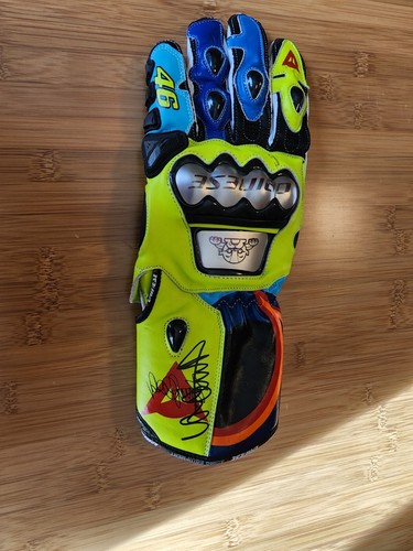 Valentino rossi autographed - valentino,