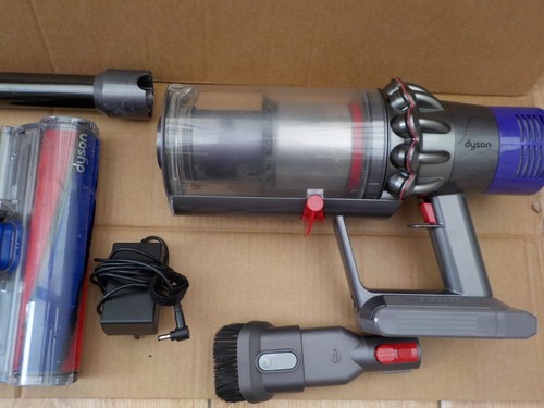 Dyson cyclone v10 - dyson,